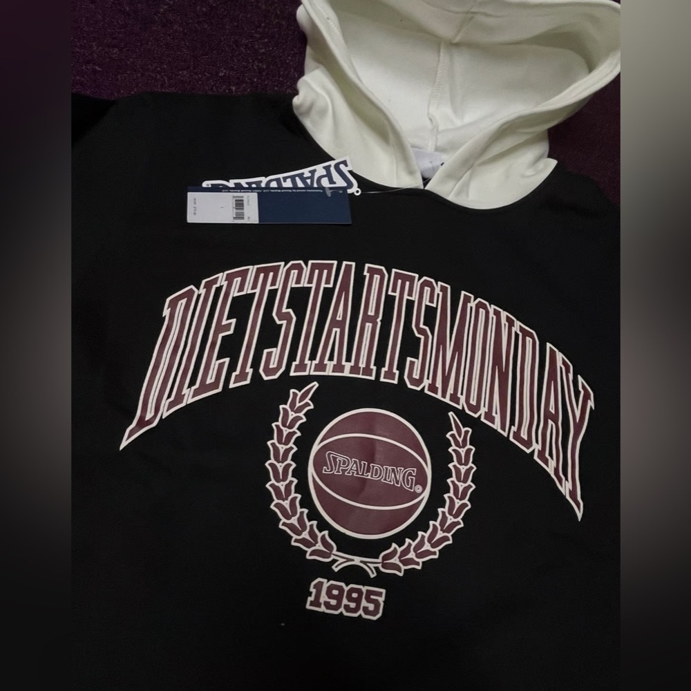 ❌❌SOLD ❌❌.   Spalding (L) Diet Starts Monday Basketball Hoodie - Picture 3 of 7